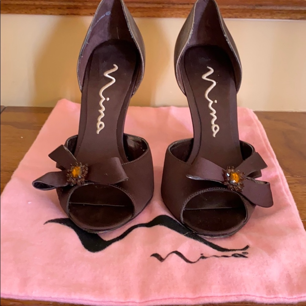 NINa DARK BROWN HIGH HEELS
